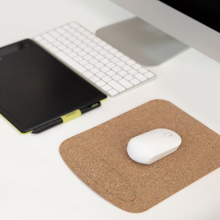 Lade das Bild in den Galerie-Viewer, Ergonomisches Kork Mauspad
