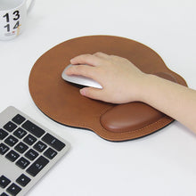 Lade das Bild in den Galerie-Viewer, Ergonomisches Mauspad aus Kunstleder
